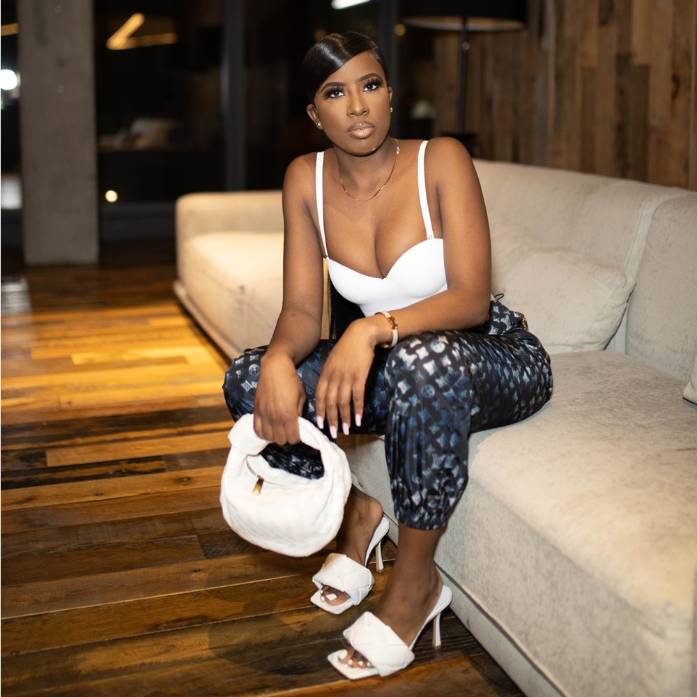 Meet your Posher, Kimberly